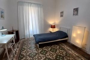 Stanza singola vicino ospedale e medicina