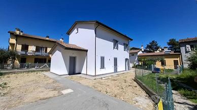 Villetta a schiera di 135 m² con 4 locali e box au