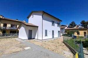 Villetta a schiera di 135 m² con 4 locali e box au