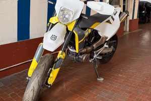 Husqvarna 701 Supermoto 2022
