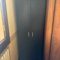 Mobiletto con ripiani