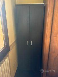 Mobiletto con ripiani