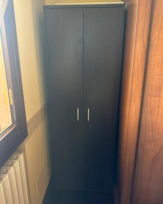 Mobiletto con ripiani