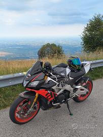 Aprilia Tuono V4 1100 Factory