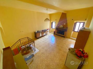 3 LOCALI A MONTOPOLI DI SABINA