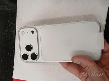 iphone 17 pro max SILVER