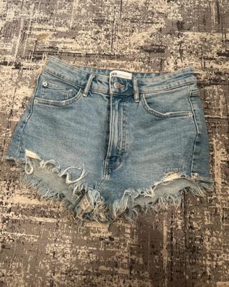 Pantaloni corti di jeans