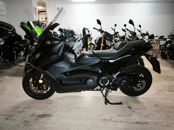 Yamaha T Max 560