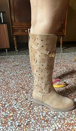 Stivale estivo traforato di pelle