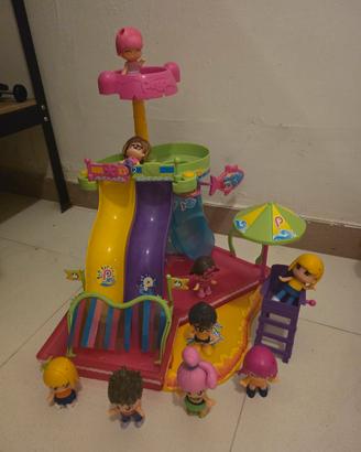 piscina e camper  e 8 personaggi Piny Pon