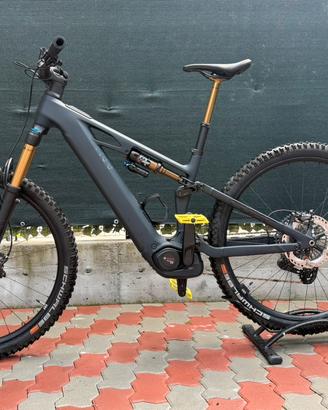 Cube Stereo Hybrid ONE44 HPC AT 800 carbon 'n'gold