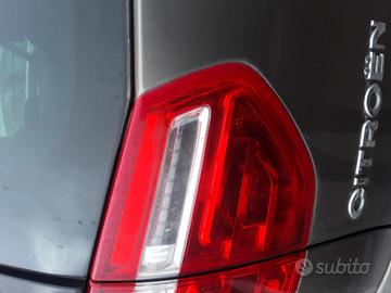 STOP POSTERIORE SINISTRO INTEGRATO NEL PORTELLO CI