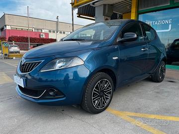 Lancia Ypsilon 1.0 FireFly 5 porte S&S Hybrid Silv