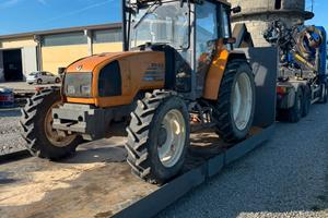 TRATTORE RENAULT USATO