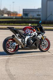 Aprilia Tuono v4
