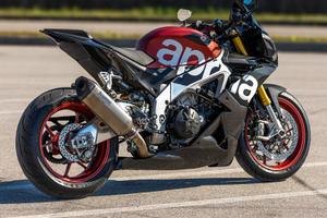 Aprilia Tuono v4