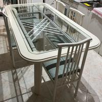 Tavolo in legno e Cristallo