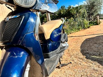 scarabeo 125 anno 2010