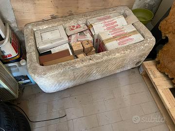 Vasca in pietra - Fioriera anni 50 scolpita a mano