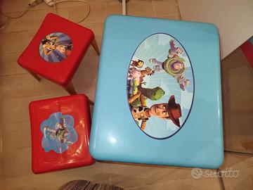 Tavolino contenitore con sgabelli Toy Story