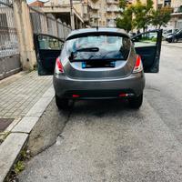 Lancia y 1300 multijet diesel