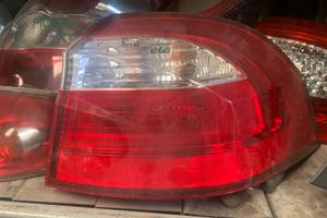 FARO POSTERIORE DESTRO KIA RIO ANNO:2011