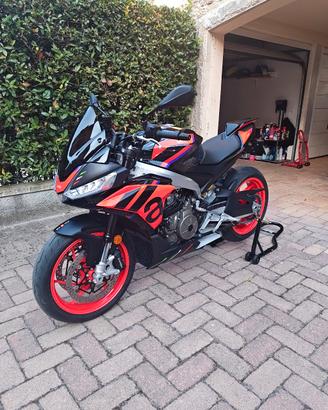 meravigliosa Aprilia tuono 660 factory 2025 