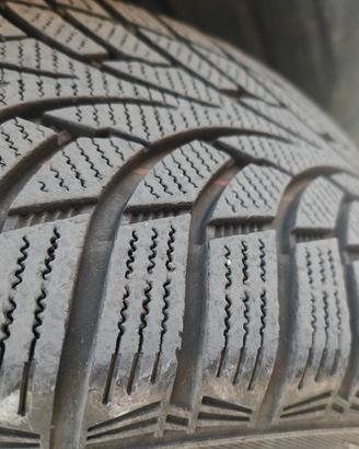 Pneumatici invernali NANKANG 215/55 R17