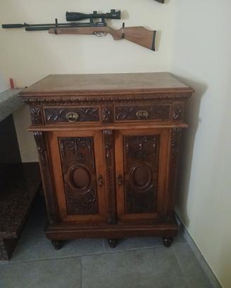 Credenza antica