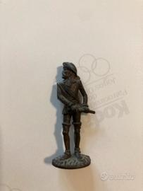 Soldatino metallo sorpresa kinder anni 80