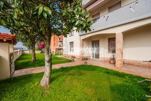 Esclusivo appartamento in villa in contesto trifam