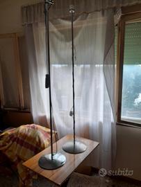 Due piantane in acciaio  