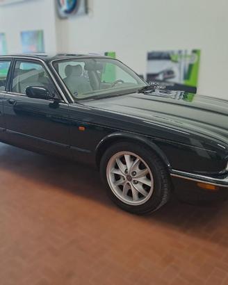 JAGUAR XJ 3.2 cat Executive