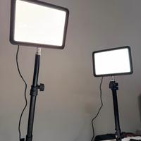 Coppia Luci LED Godox LEDP120C con Cavalletti