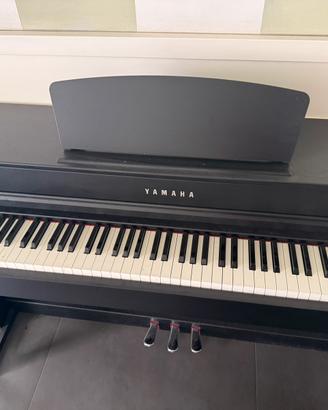 Pianoforte yamaha clp 835 b