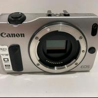 Canon eos m + obiettivo 18-55 mm