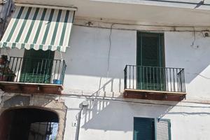 Bilocale zona centrale Via Carmine n.4