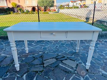 Tavolo shabby chic