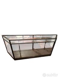 Vetrina antica in ferro battuto e vetro