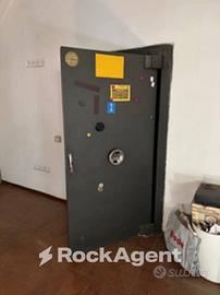 INDIPENDENTE CON RESEDE ESTERNA