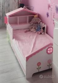 Lettino per bimba primi anni