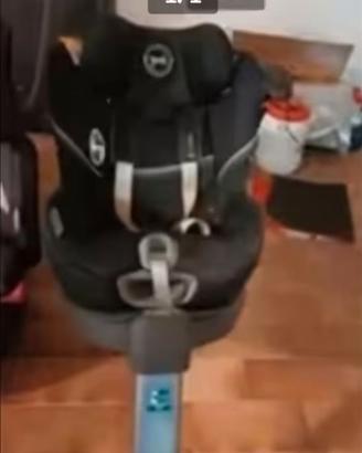 Seggiolio auto di marca 0/15 mesi nuovo gievole