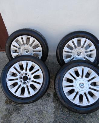 4 Cerchi in lega 15" usati Lancia y / Fiat