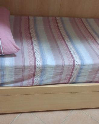  doppio letto di una piazza  uno estraibile 