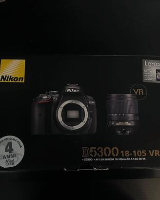 Nikon D5300 + Nikkor 18-105mm VR – Solo 1.540 scat