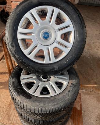 Cerchi in lega con gomme 195/60 r15