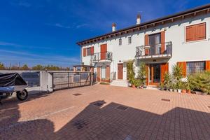 2 LOCALI A VILLAFRANCA DI VERONA
