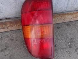 Faro posteriore sinistro Volkswagen Caddy