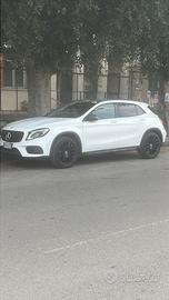 MERCEDES GLA200D