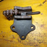 Vecchia morsa a catena per tubi